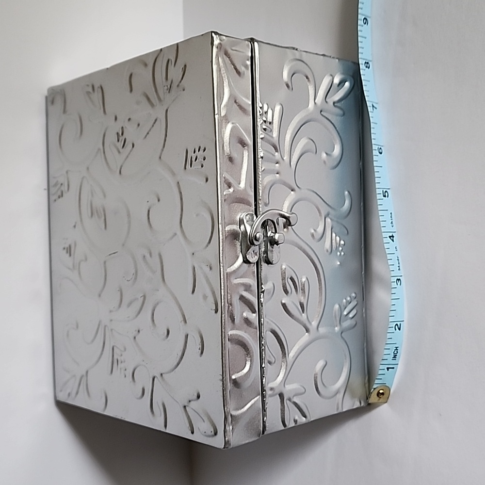 Silver Tone Decorative Storage Multipurpose Box - Picture 4 of 9